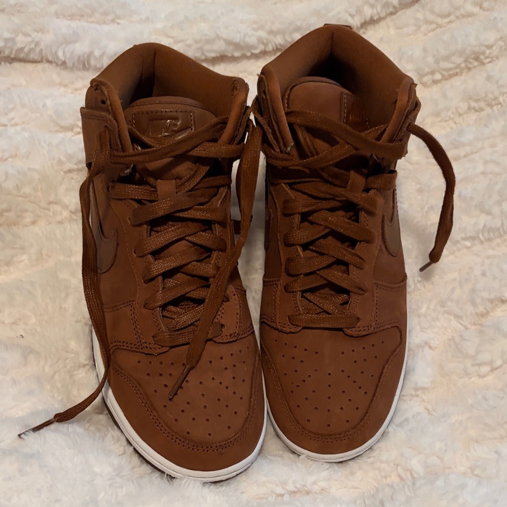 Nike  Brown High-Top Sneakers